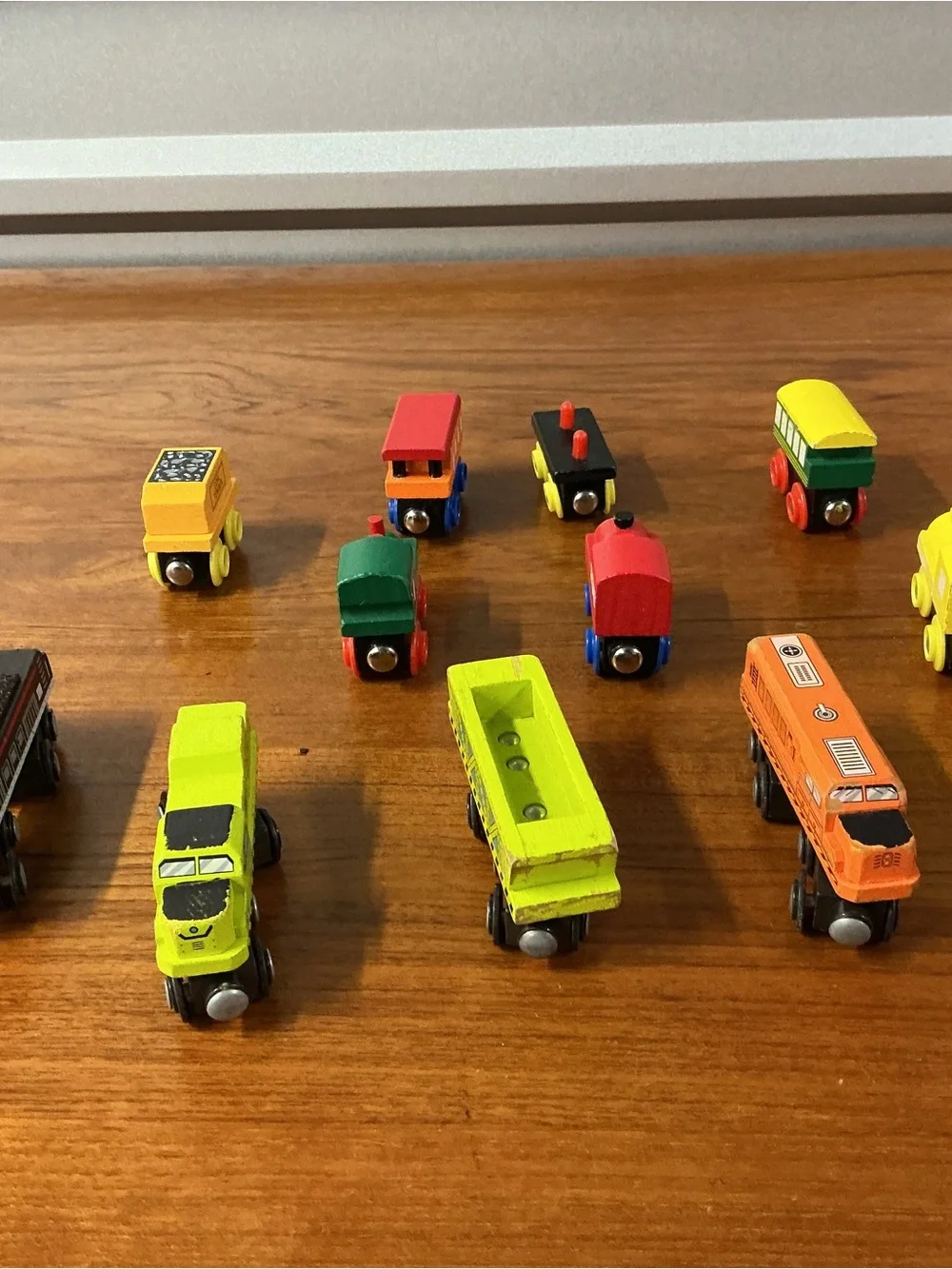 Mixed Lot Wooden Train Engine Cars Battat Unbranded Lot 0f 11